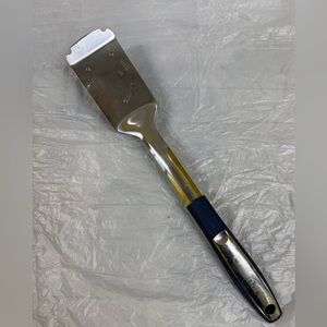 Cuisinart Grill Cleaner Brush